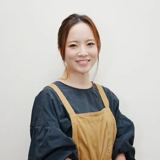 黒崎 麻衣 (クロサキ マイ)